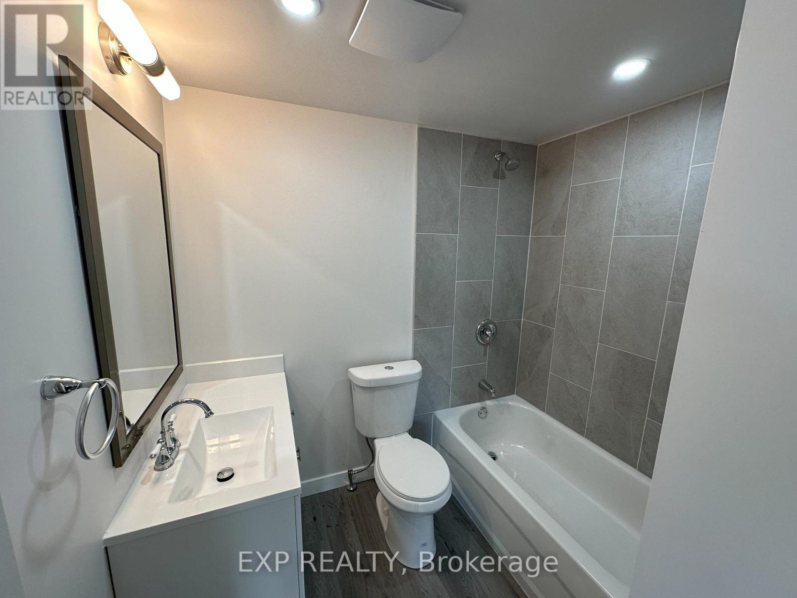 47 Grove Street E Property Photo 11