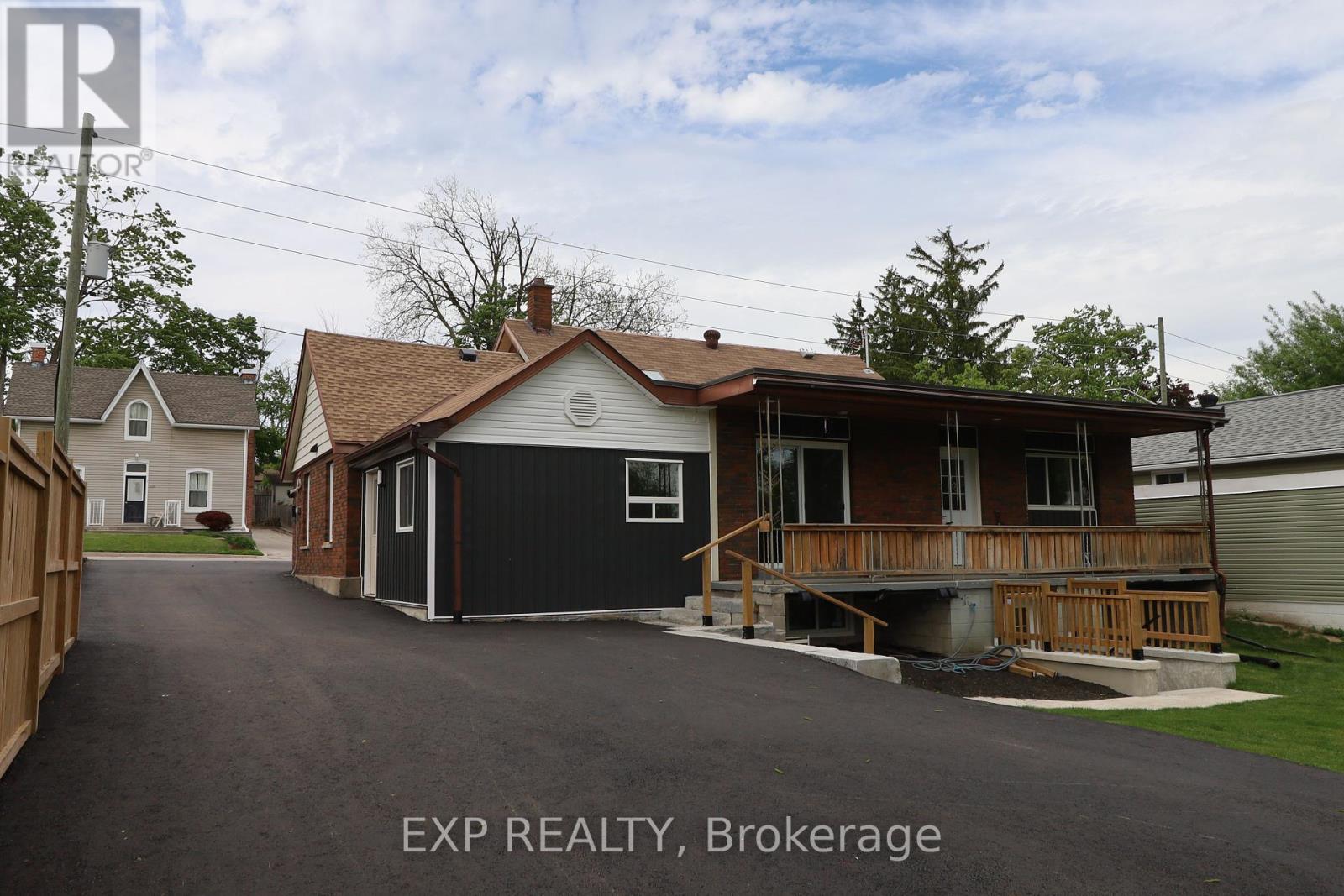 47 Grove Street E Property Photo 18