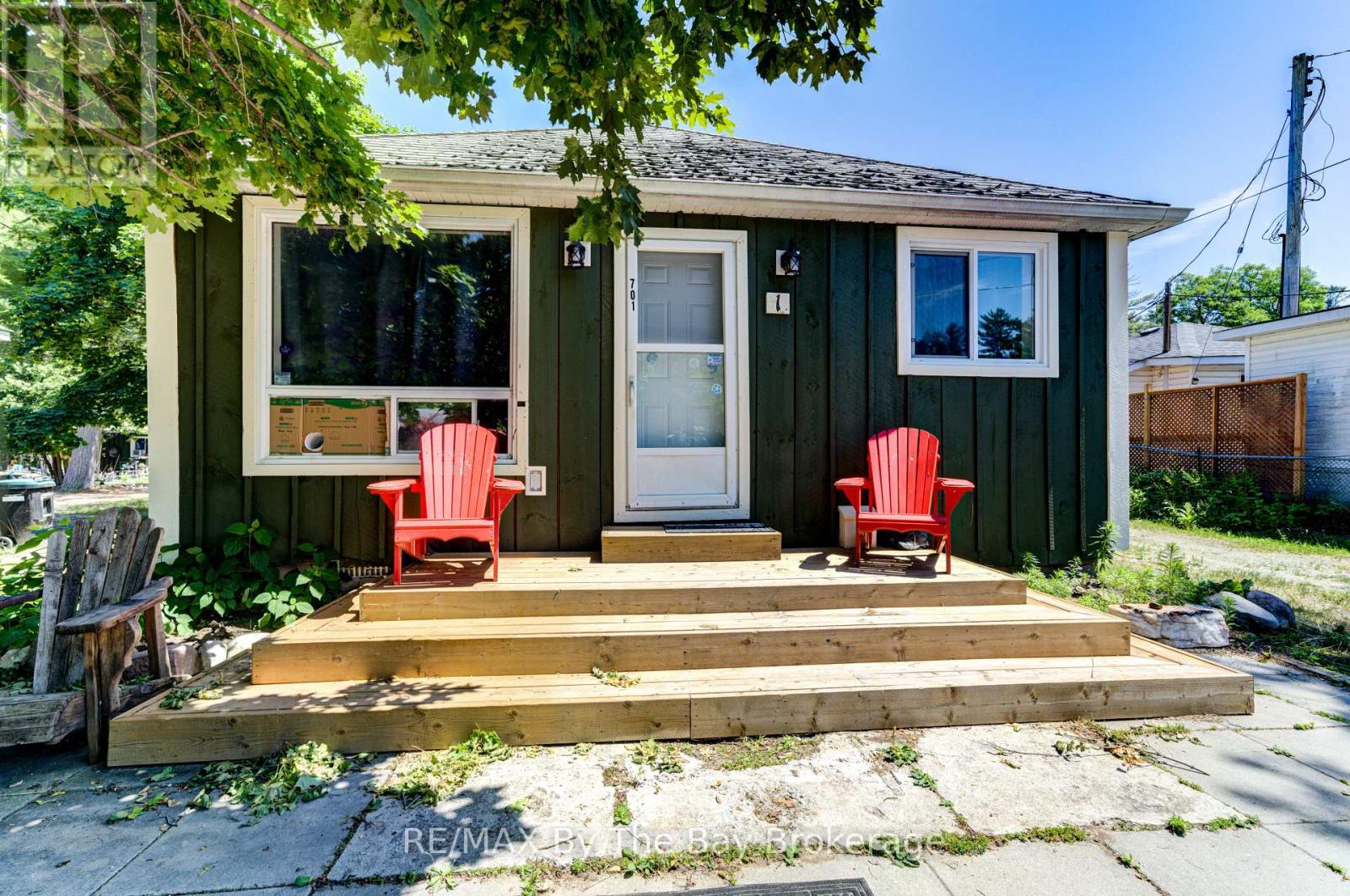 701, 705, 707 River Road E Property Photo 3