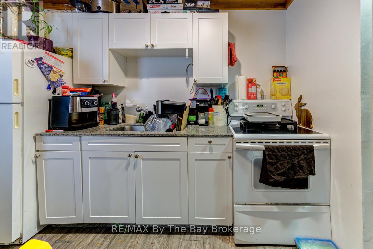 705 RIVER ROAD E Property Photo 1