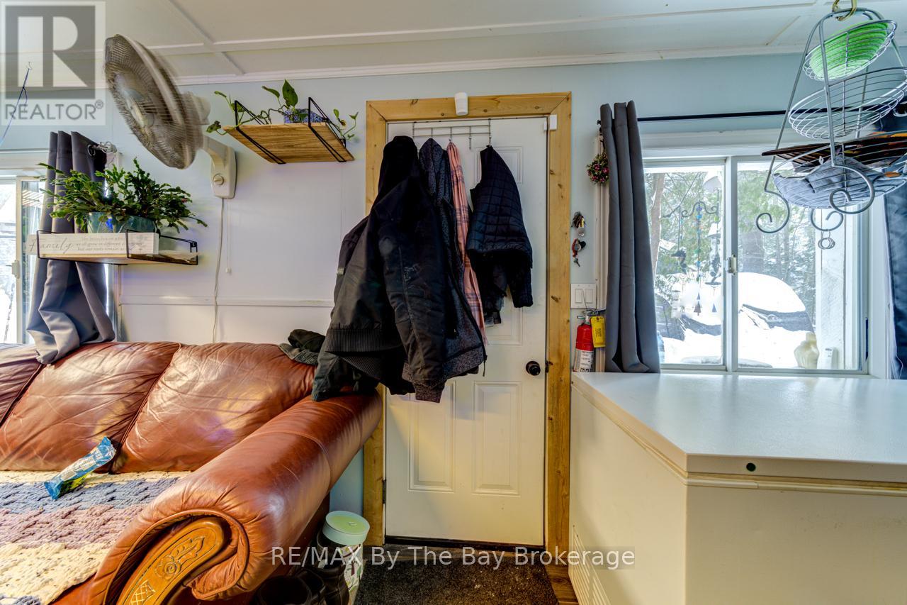 707 River Road E Property Photo 13