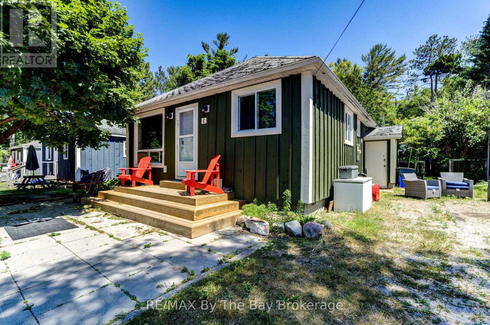 701 River Road E Property Photo 2