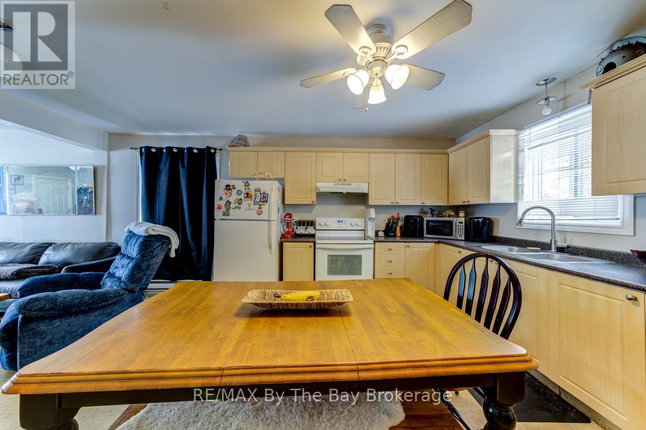 701 River Road E Property Photo 12