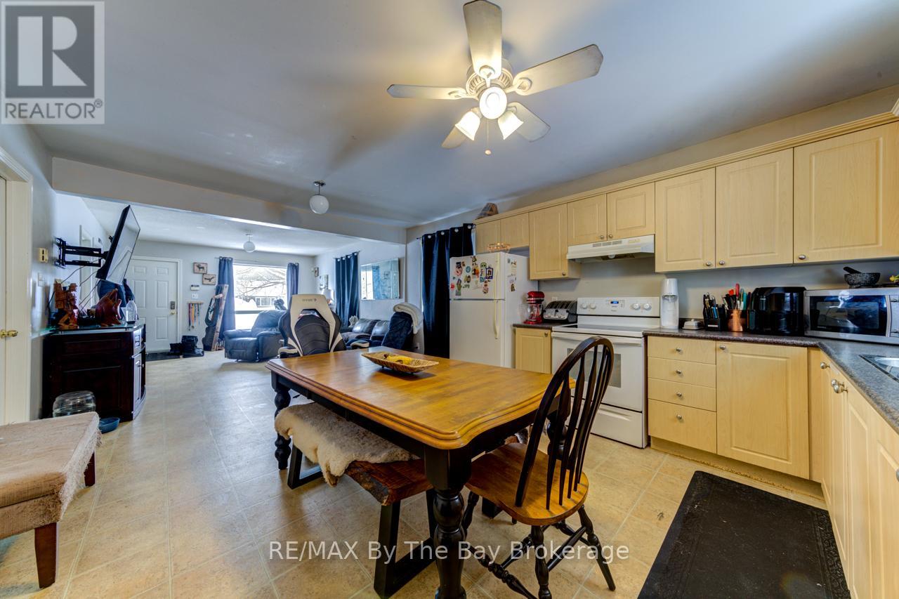 701 River Road E Property Photo 15
