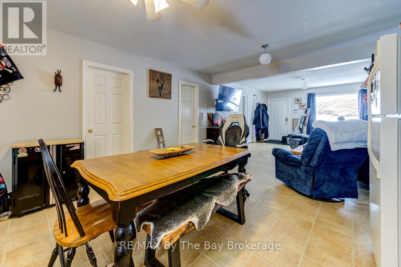 701 River Road E Property Photo 16