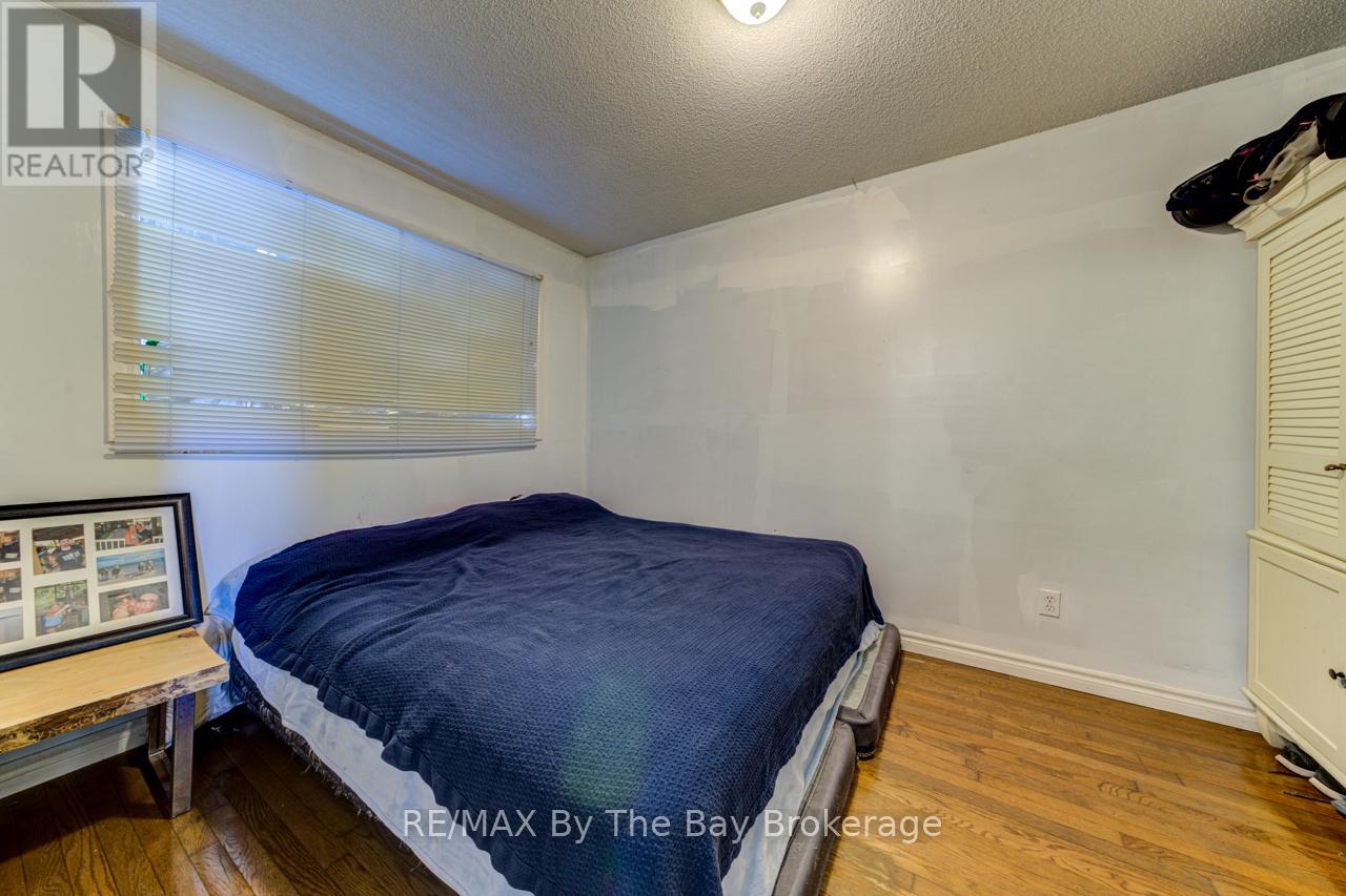 701 River Road E Property Photo 17