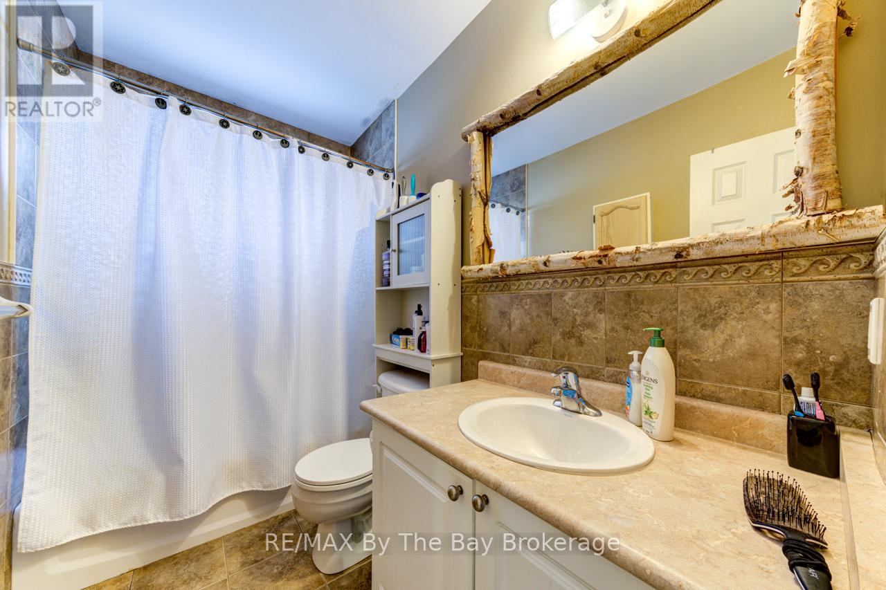 701 River Road E Property Photo 18