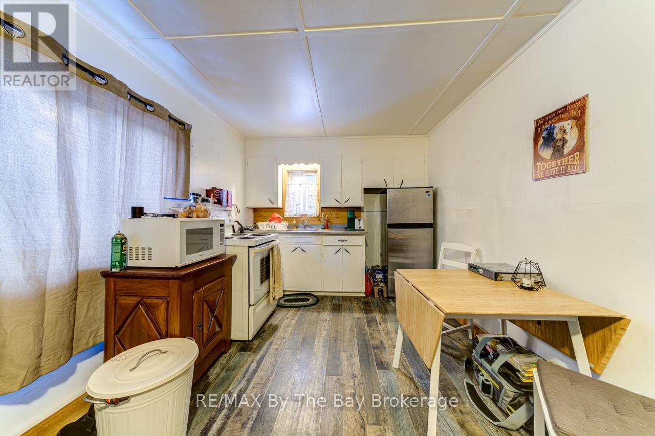 701 River Road E Property Photo 30