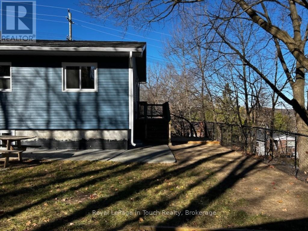 687 Montreal Street Property Photo 4