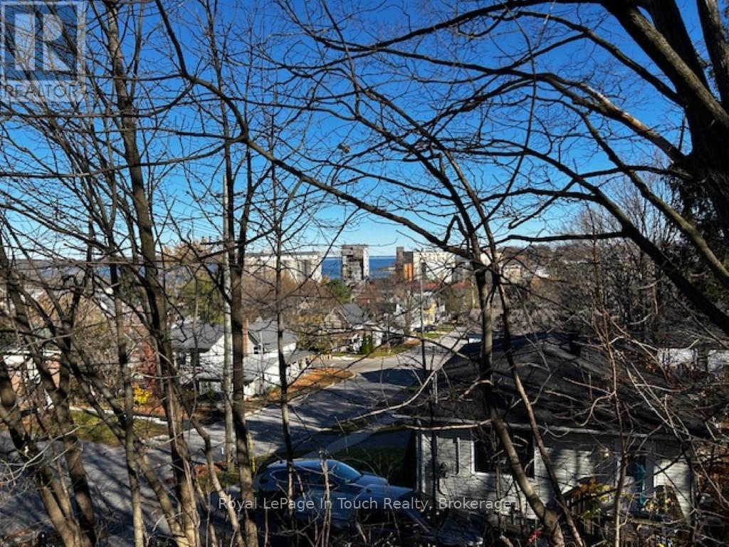 687 Montreal Street Property Photo 6