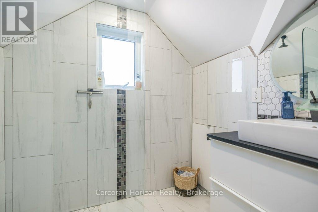 280 Robins Point Road Property Photo 28