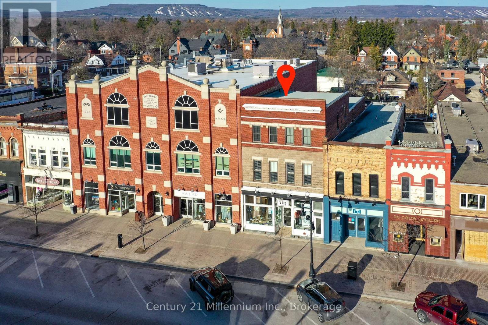 124 Hurontario Street Property Photo