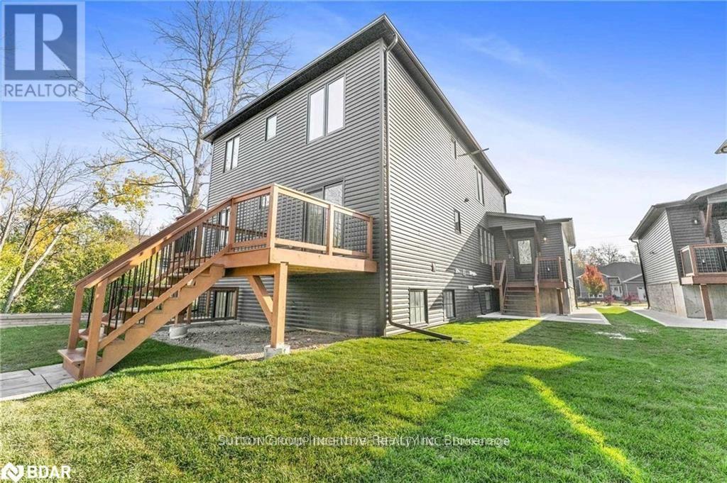 52 Marilyn Avenue S Property Photo 3