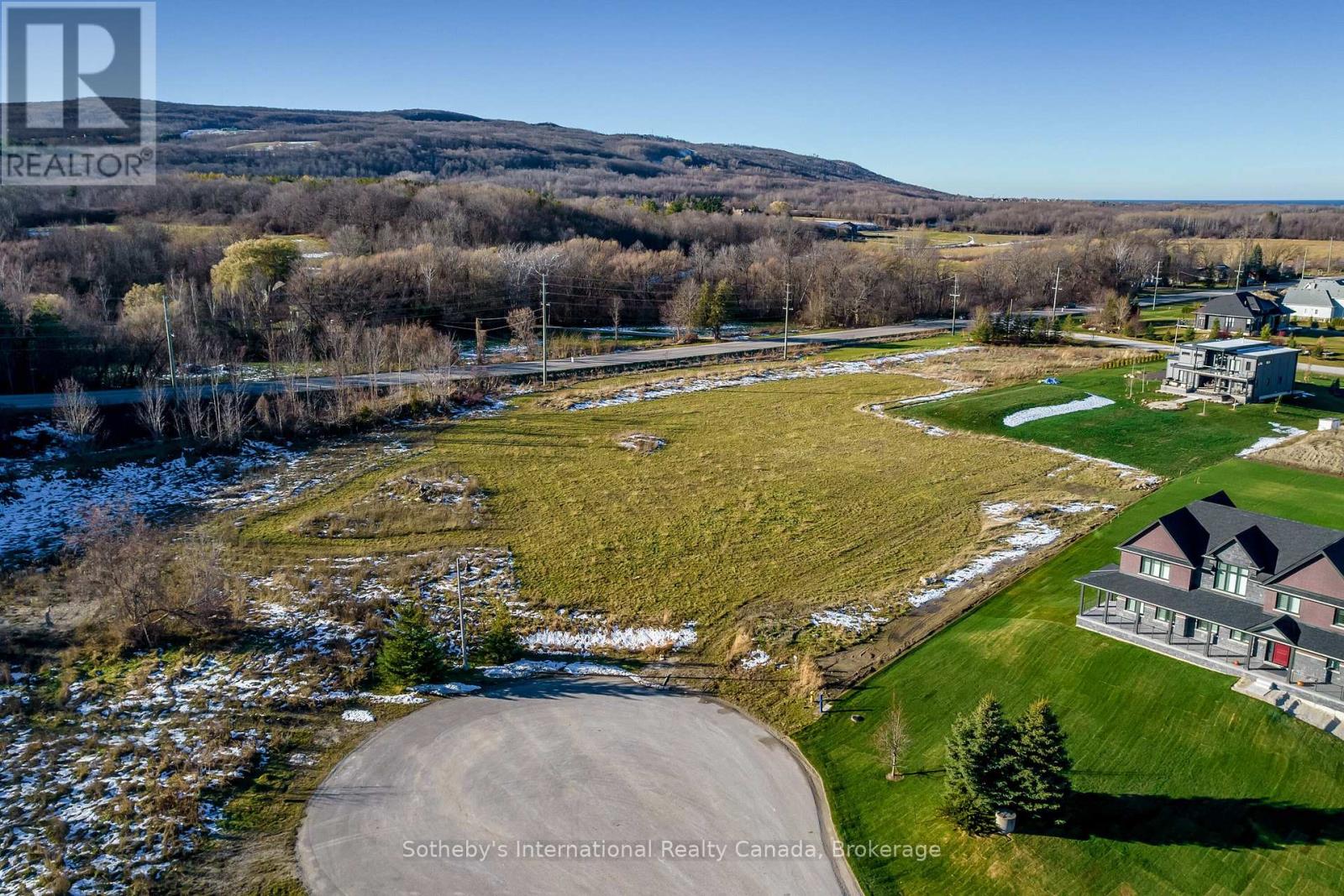 19 Raintree Court Property Photo 3