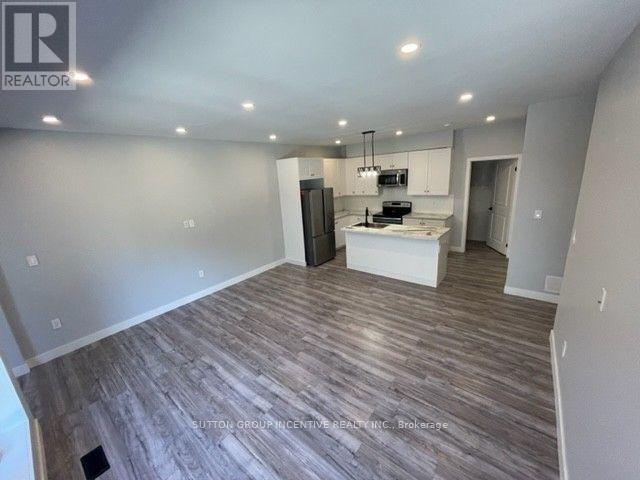 54 Marilyn Avenue S Property Photo 3