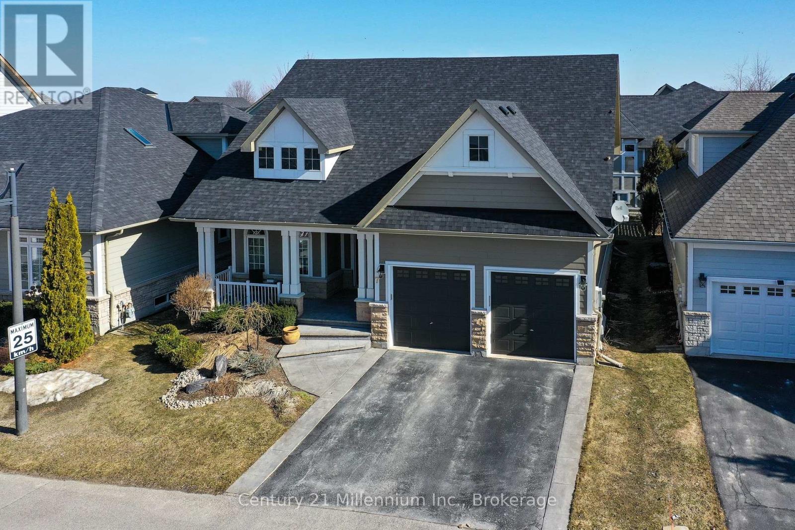 7 Clubhouse Drive Property Photo