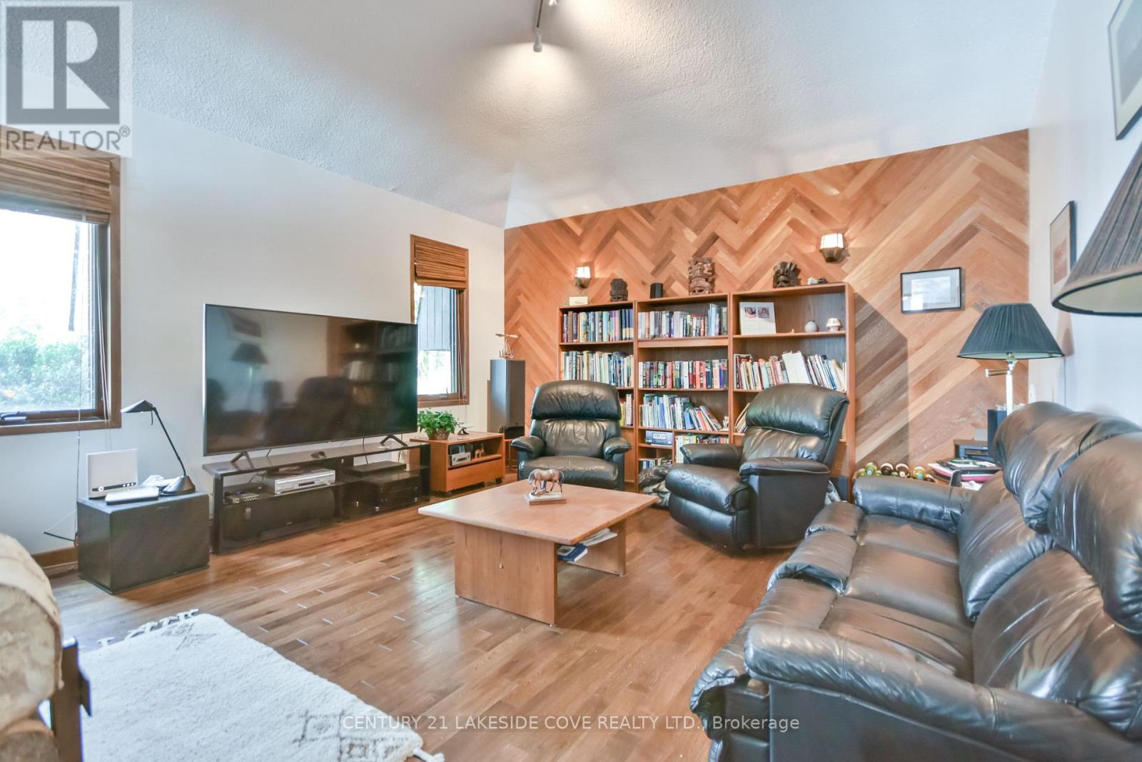 42 Thicketwood Place Property Photo 18