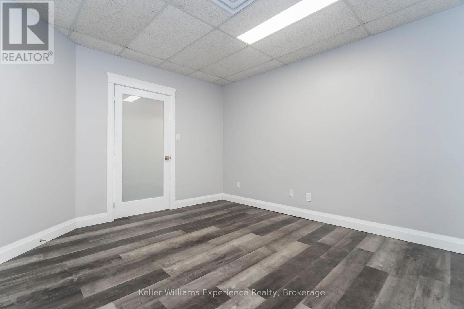 296 King Street Property Photo 8