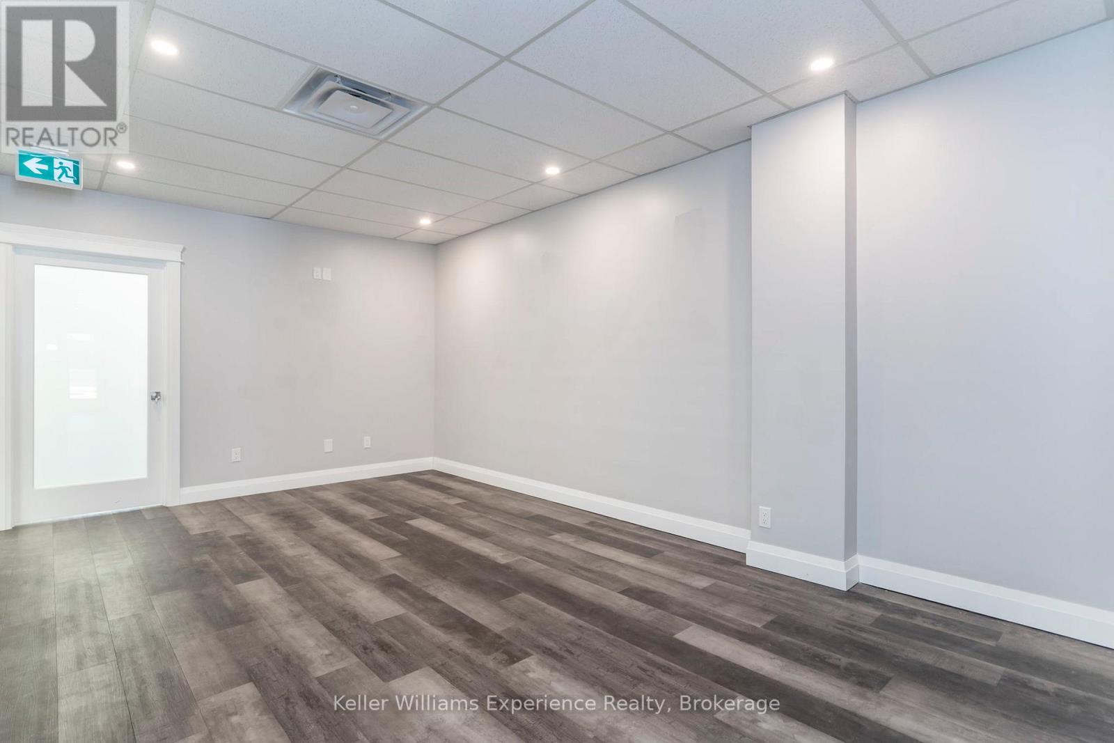296 King Street Property Photo 9