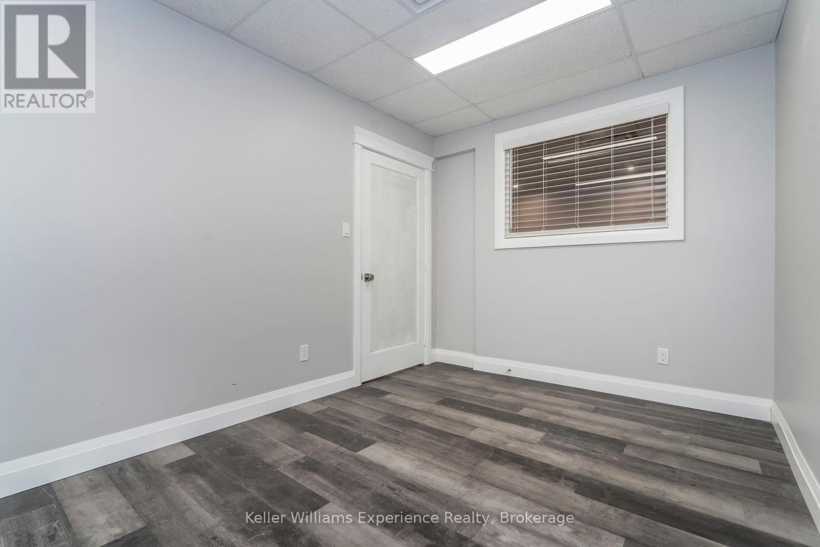 296 King Street Property Photo 11
