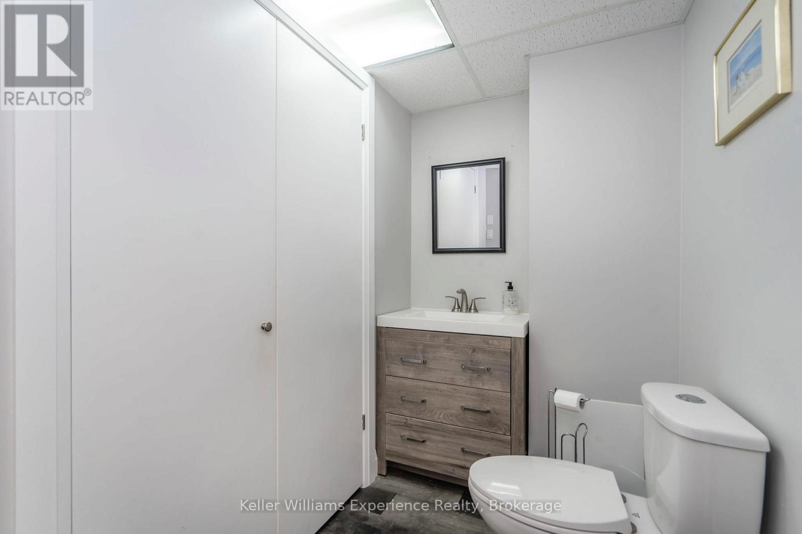 296 King Street Property Photo 13