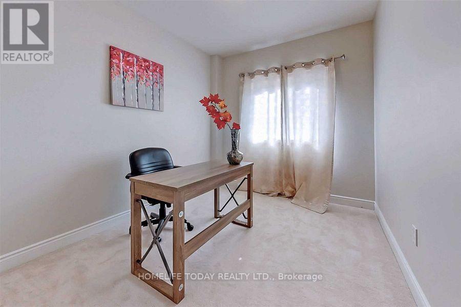 71 Lockerbie Crescent Property Photo 17