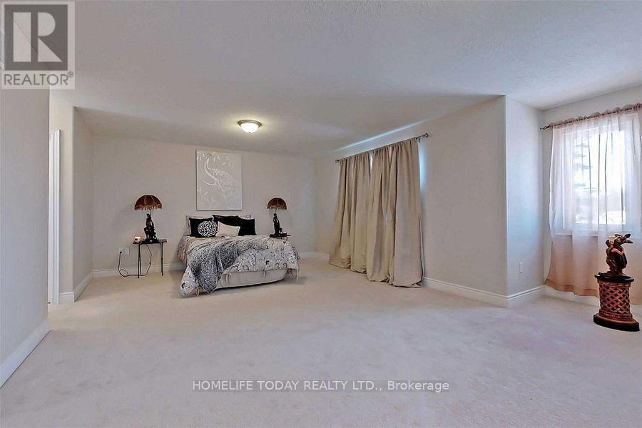 71 Lockerbie Crescent Property Photo 23