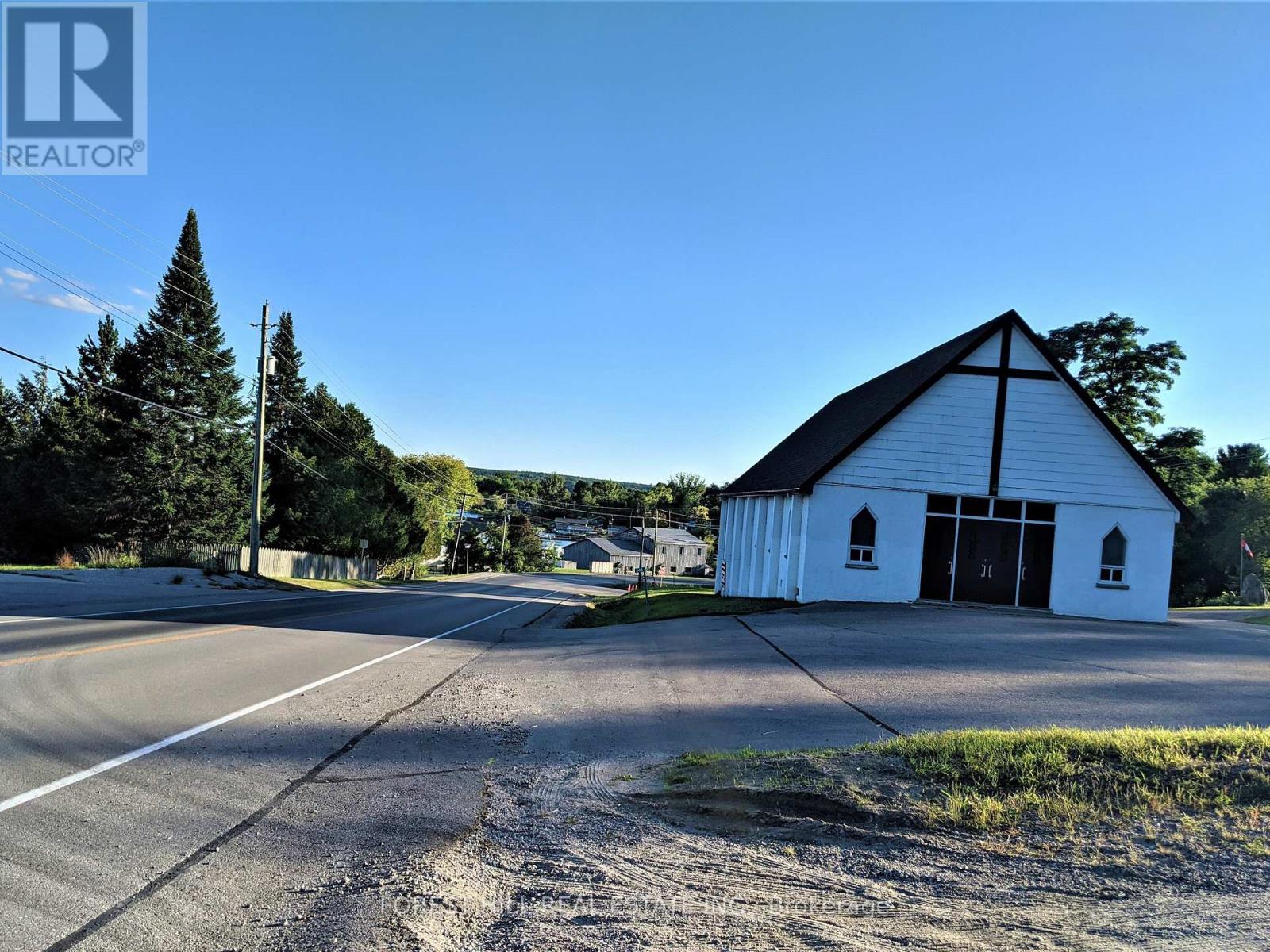 364 Champlain Road Property Photo 15