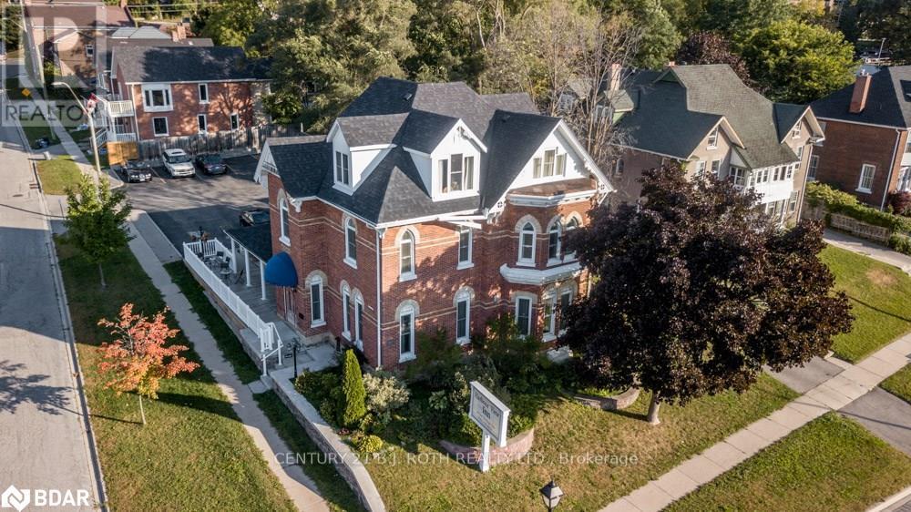 1 Berczy Street Property Photo 1