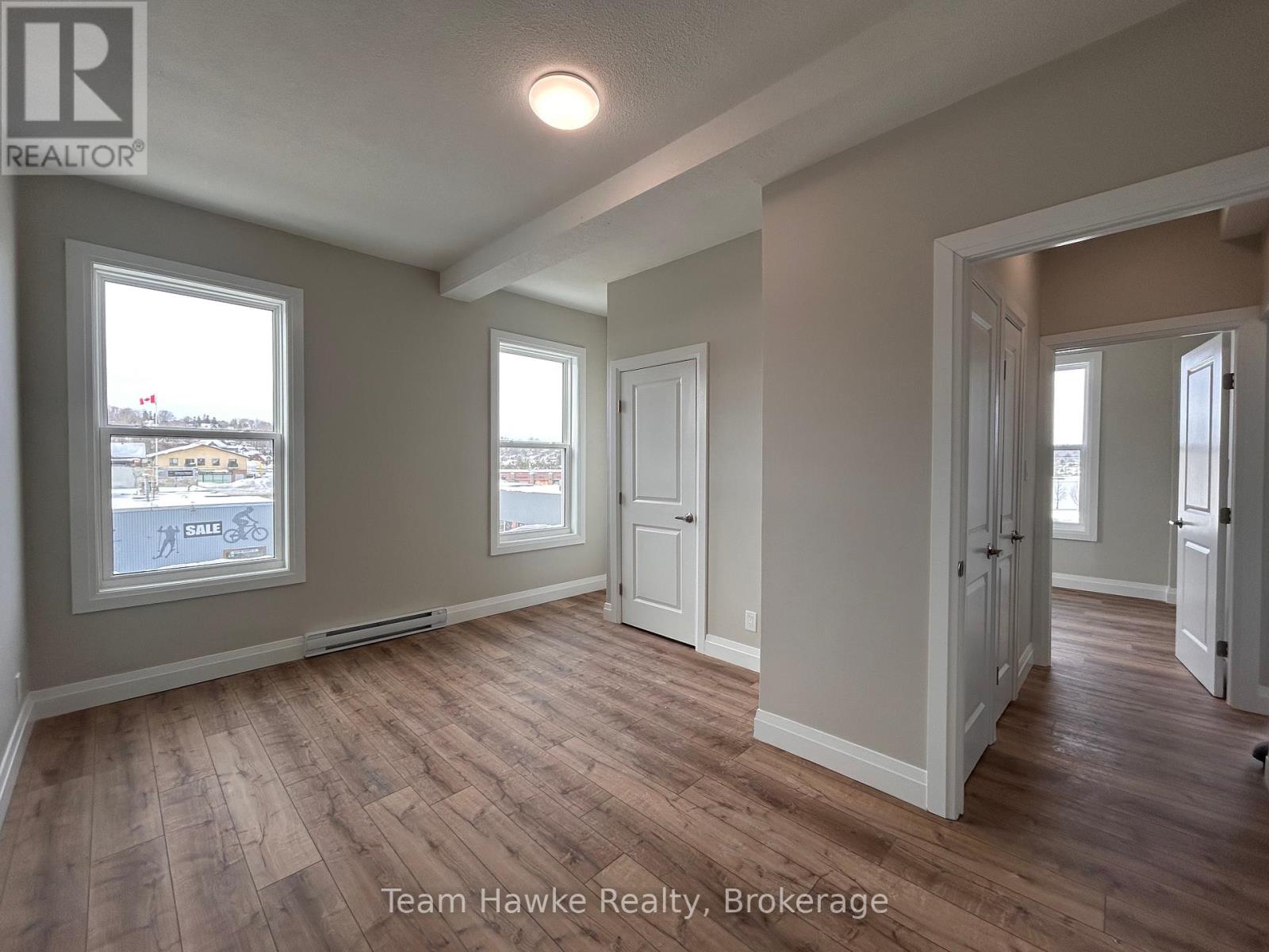 14 - 521 Bay Street Property Photo 12