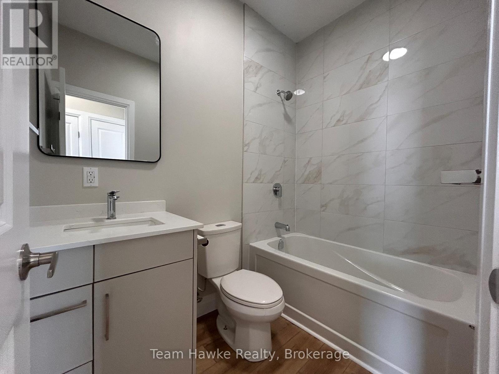 14 - 521 Bay Street Property Photo 14