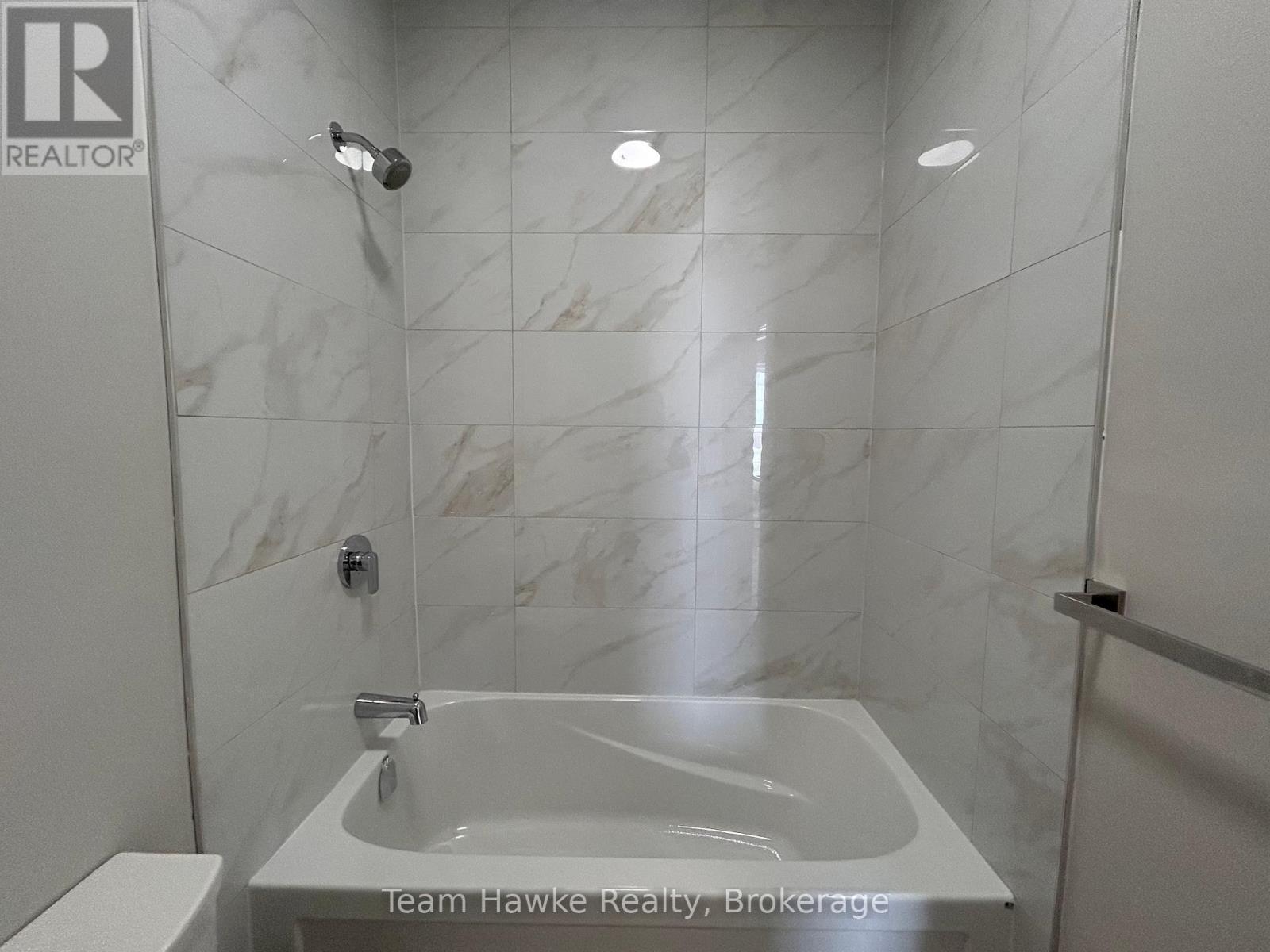14 - 521 Bay Street Property Photo 15