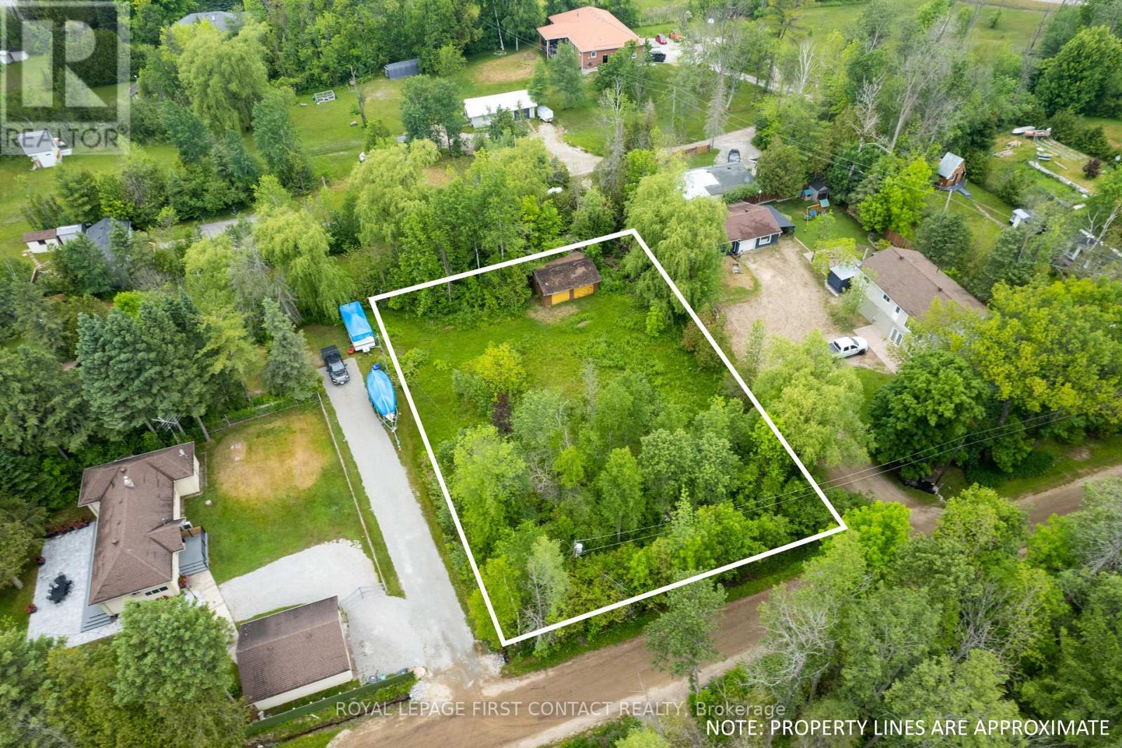 2378 Whetham Road Property Photo 1