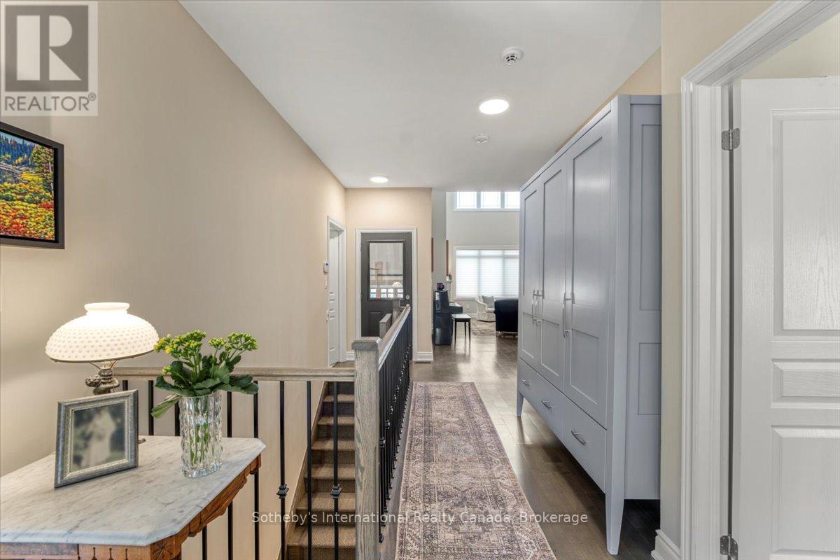 4 Emerson Mews Property Photo 9
