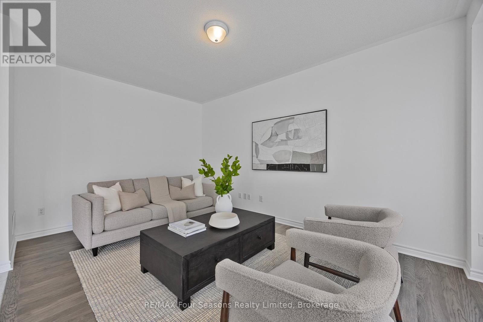 44 Kirby Avenue Property Photo 8