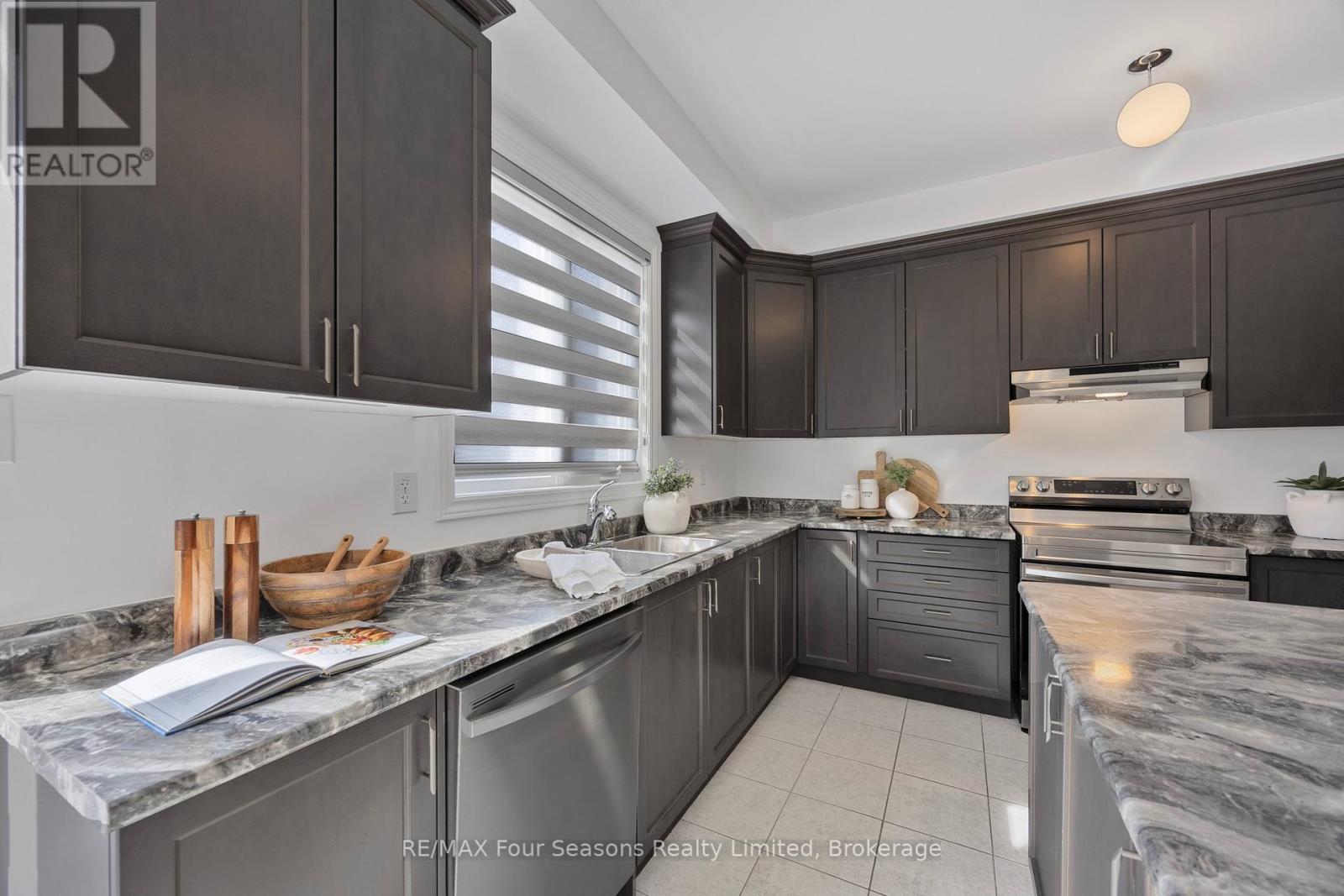 44 Kirby Avenue Property Photo 15