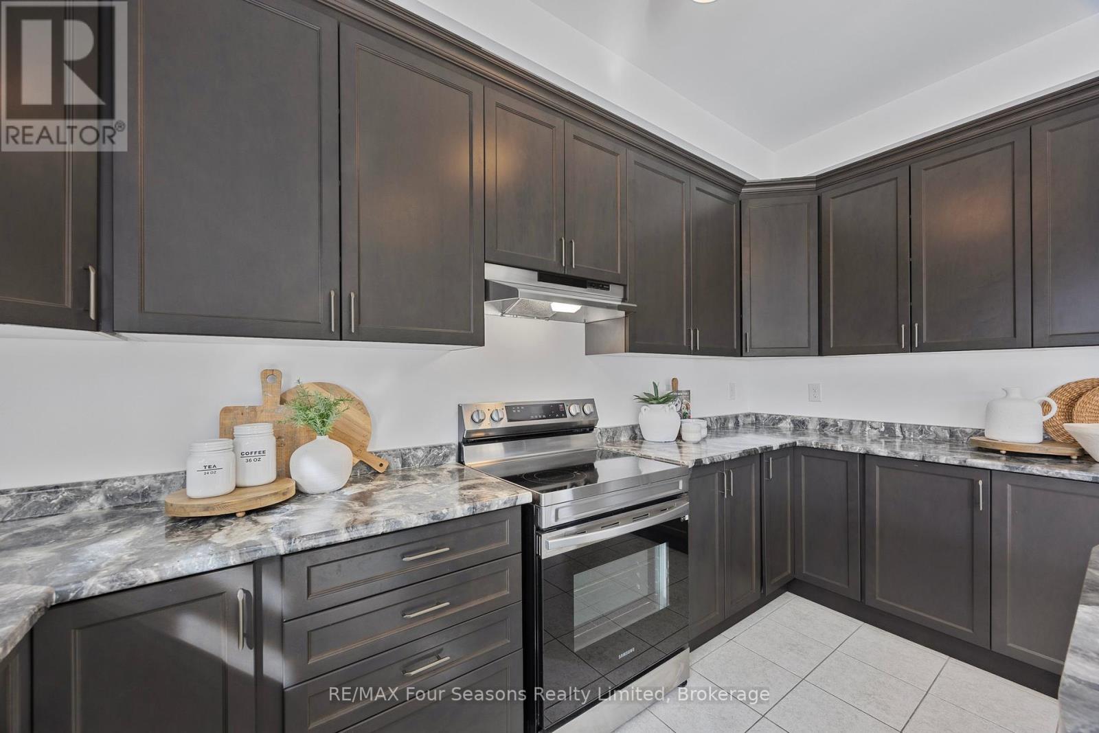 44 Kirby Avenue Property Photo 16