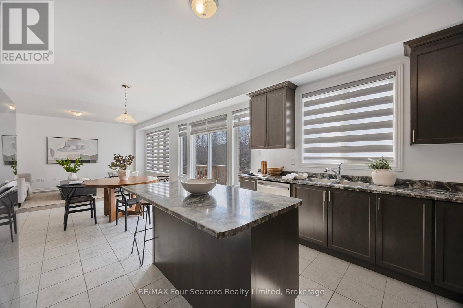 44 Kirby Avenue Property Photo 18