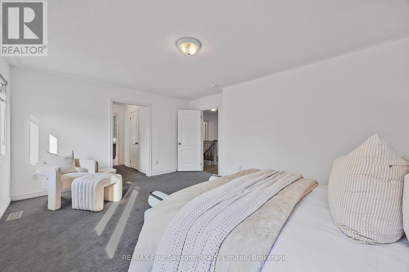 44 Kirby Avenue Property Photo 25