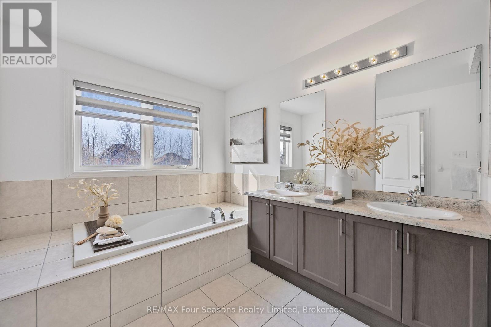 44 Kirby Avenue Property Photo 28