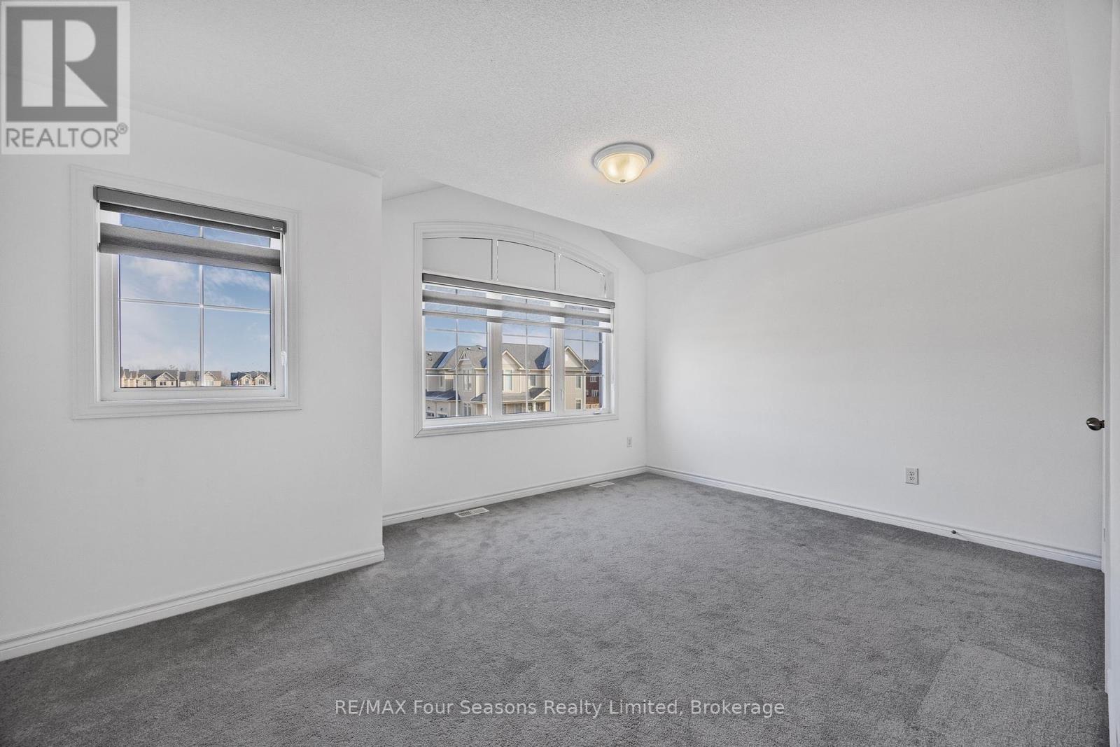 44 Kirby Avenue Property Photo 30