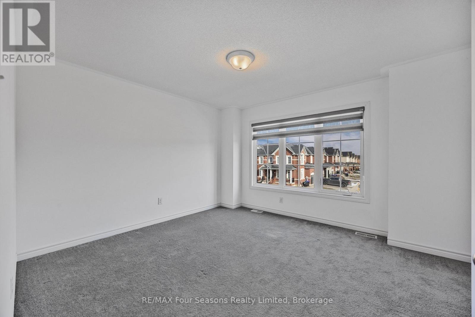 44 Kirby Avenue Property Photo 31