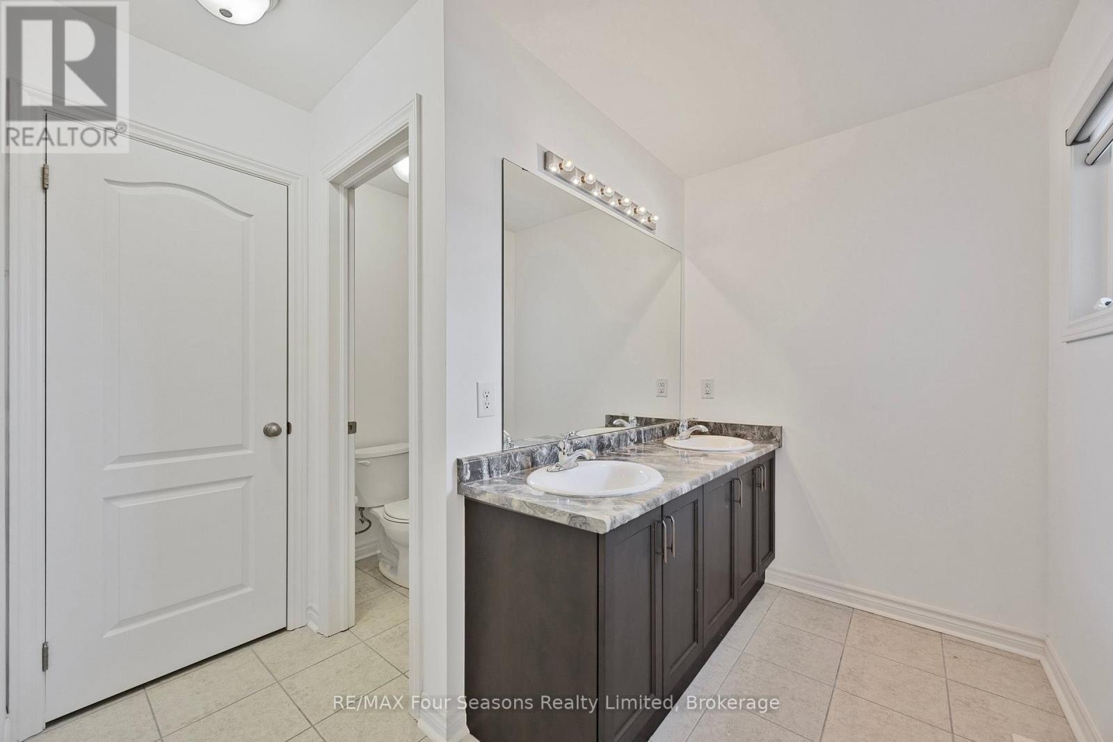44 Kirby Avenue Property Photo 32