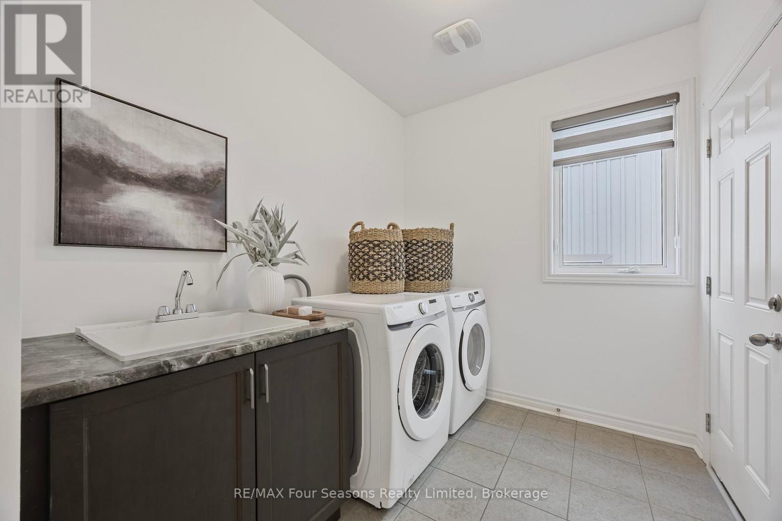 44 Kirby Avenue Property Photo 34