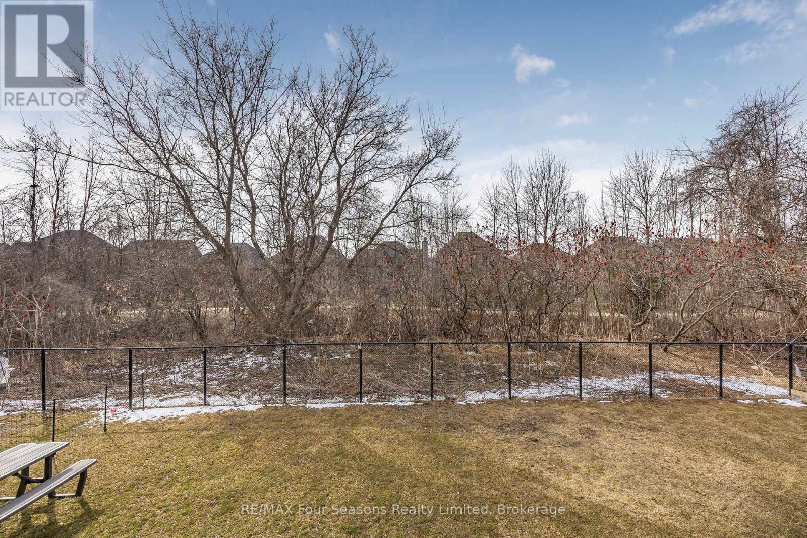 44 Kirby Avenue Property Photo 38