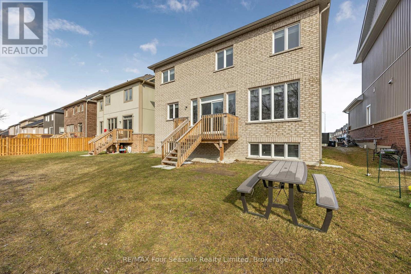 44 Kirby Avenue Property Photo 41