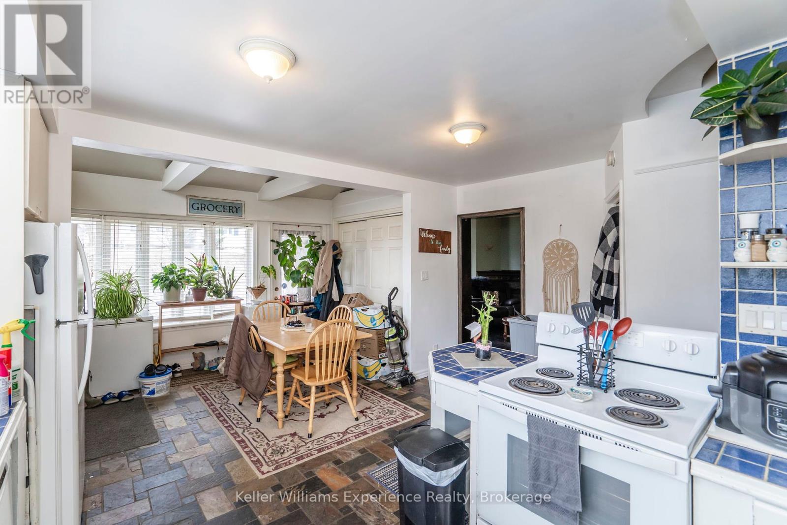 361 Third Street Property Photo 9