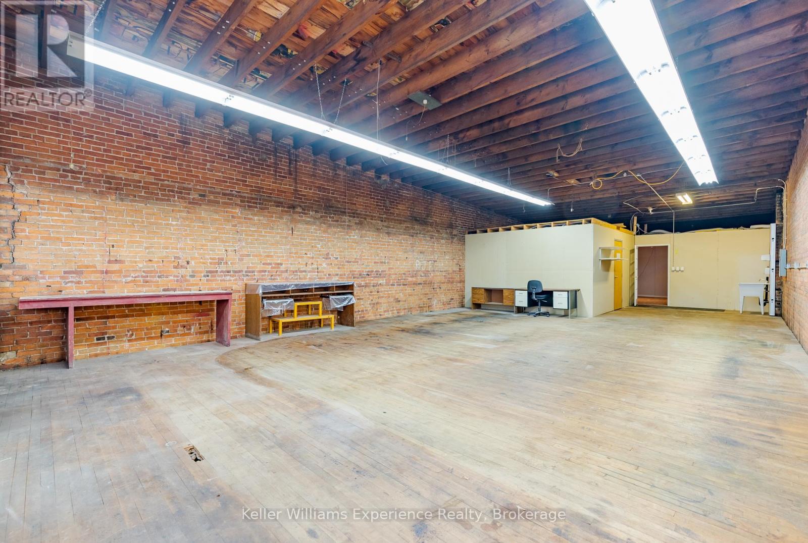 276 King Street Property Photo 10