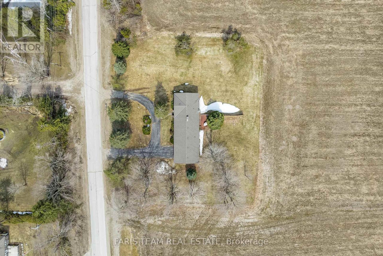 547 Line 11 N Property Photo 7
