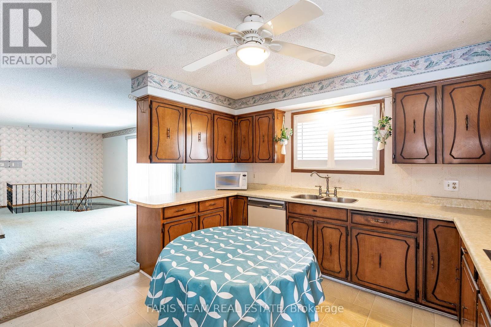 547 Line 11 N Property Photo 10